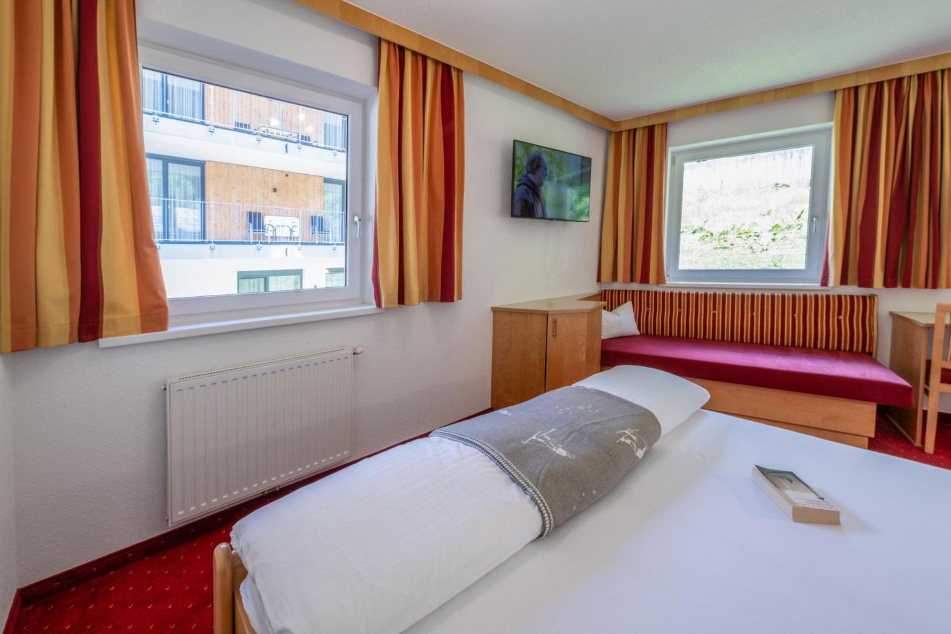Haus Waldhof Hotell Ischgl Exteriör bild